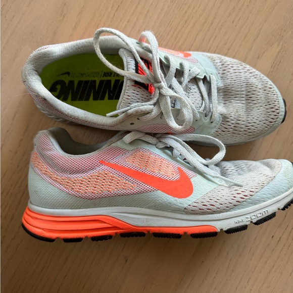 Nike sneaker - Picture 2 of 6